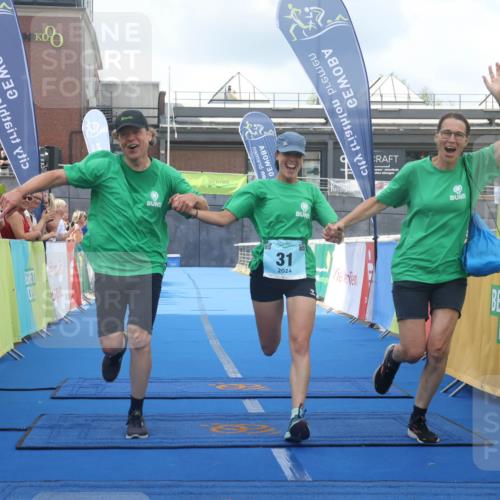 11.08.2024 - GEWOBA Citytriathlon Bremen Lena Gebhardt http://msf.ph/oto/6787521 11.08.2024 11:16:29 Ziel 31 meine-sportfotos.de
