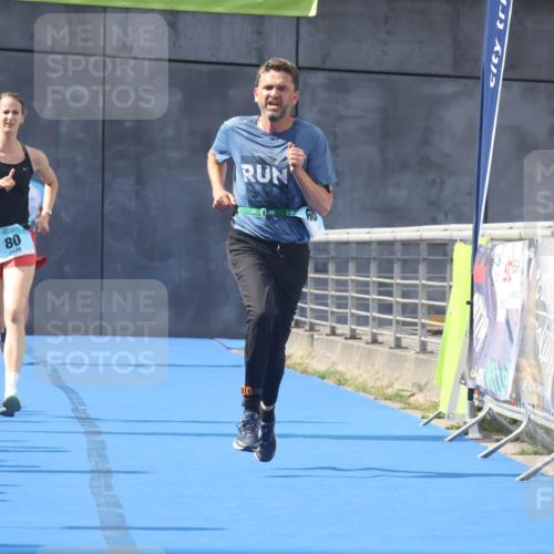 11.08.2024 - GEWOBA Citytriathlon Bremen Lena Gebhardt http://msf.ph/oto/6787529 11.08.2024 11:16:51 Ziel 29, 66, 80 meine-sportfotos.de