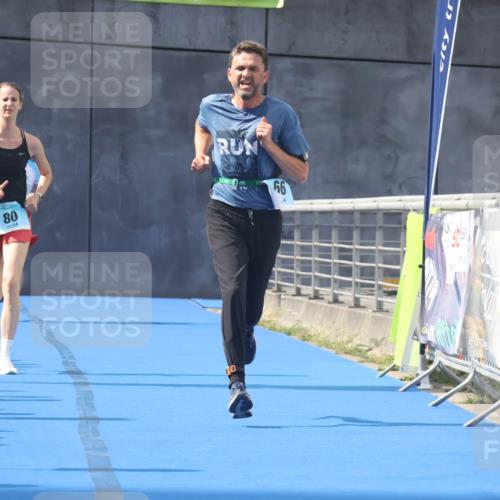 11.08.2024 - GEWOBA Citytriathlon Bremen Lena Gebhardt http://msf.ph/oto/6787530 11.08.2024 11:16:51 Ziel 29, 66, 80 meine-sportfotos.de