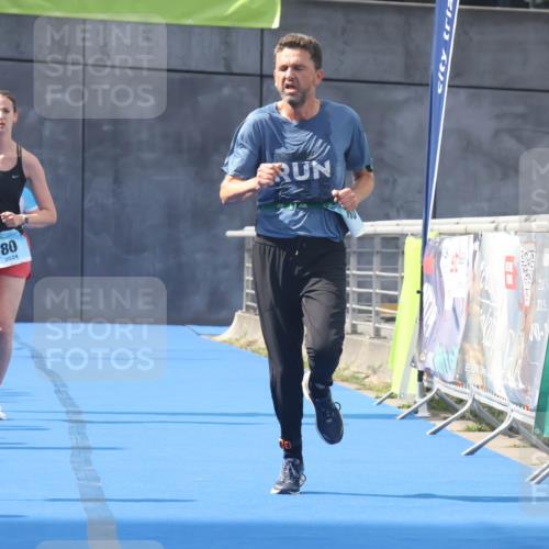 11.08.2024 - GEWOBA Citytriathlon Bremen Lena Gebhardt http://msf.ph/oto/6787535 11.08.2024 11:16:52 Ziel 29, 66, 80 meine-sportfotos.de