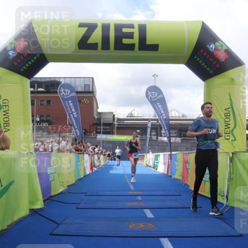 11.08.2024 - GEWOBA Citytriathlon Bremen Lena Gebhardt http://msf.ph/oto/6787552 11.08.2024 11:16:55 Ziel 29, 66, 80 meine-sportfotos.de