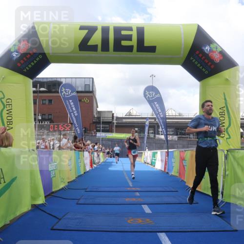 11.08.2024 - GEWOBA Citytriathlon Bremen Lena Gebhardt http://msf.ph/oto/6787553 11.08.2024 11:16:55 Ziel 29, 66, 80 meine-sportfotos.de