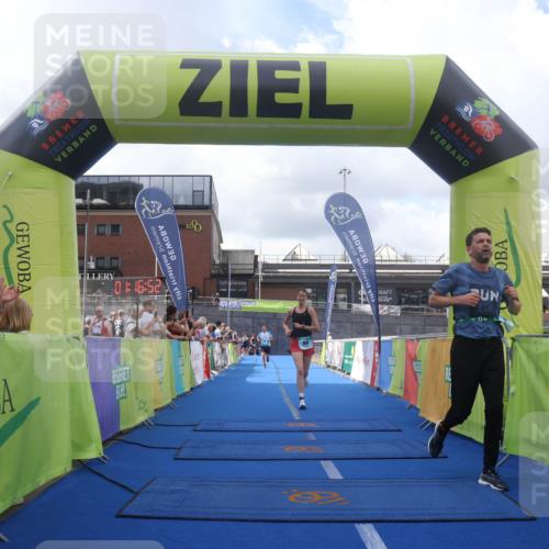 11.08.2024 - GEWOBA Citytriathlon Bremen Lena Gebhardt http://msf.ph/oto/6787555 11.08.2024 11:16:55 Ziel 29, 66, 80 meine-sportfotos.de