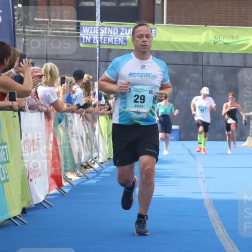 11.08.2024 - GEWOBA Citytriathlon Bremen Lena Gebhardt http://msf.ph/oto/6787580 11.08.2024 11:17:00 Ziel 29, 66, 80, 94 meine-sportfotos.de