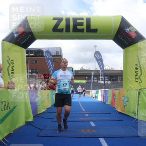 11.08.2024 - GEWOBA Citytriathlon Bremen Lena Gebhardt http://msf.ph/oto/6787586 11.08.2024 11:17:03 Ziel 29, 49, 80, 94 meine-sportfotos.de