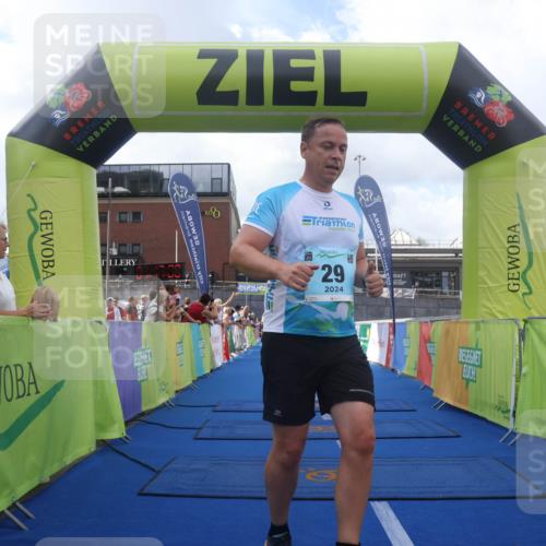 11.08.2024 - GEWOBA Citytriathlon Bremen Lena Gebhardt http://msf.ph/oto/6787593 11.08.2024 11:17:03 Ziel 29, 49, 80, 94 meine-sportfotos.de