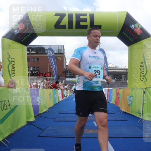 11.08.2024 - GEWOBA Citytriathlon Bremen Lena Gebhardt http://msf.ph/oto/6787594 11.08.2024 11:17:03 Ziel 29, 49, 80, 94 meine-sportfotos.de