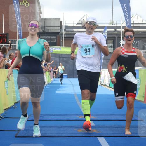 11.08.2024 - GEWOBA Citytriathlon Bremen Lena Gebhardt http://msf.ph/oto/6787611 11.08.2024 11:17:07 Ziel 29, 49, 94 meine-sportfotos.de