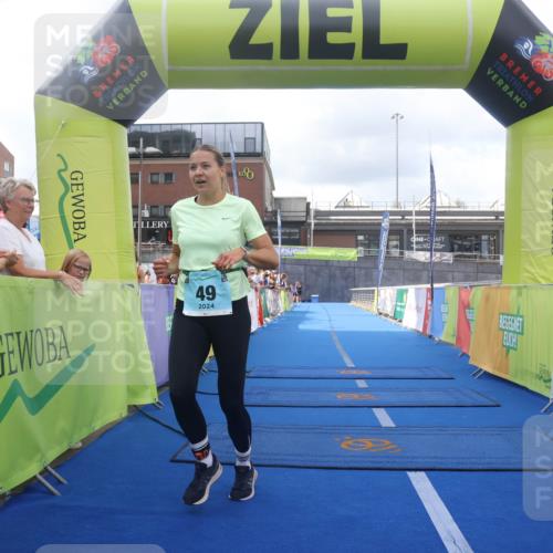 11.08.2024 - GEWOBA Citytriathlon Bremen Lena Gebhardt http://msf.ph/oto/6787647 11.08.2024 11:17:12 Ziel 49, 94 meine-sportfotos.de