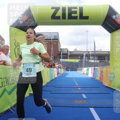 11.08.2024 - GEWOBA Citytriathlon Bremen Lena Gebhardt http://msf.ph/oto/6787650 11.08.2024 11:17:13 Ziel 49, 94 meine-sportfotos.de