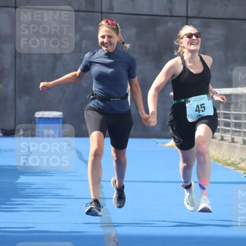 11.08.2024 - GEWOBA Citytriathlon Bremen Lena Gebhardt http://msf.ph/oto/6787662 11.08.2024 11:17:23 Ziel 45 meine-sportfotos.de
