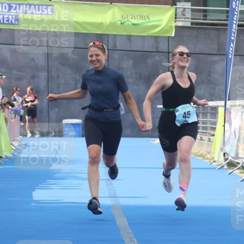 11.08.2024 - GEWOBA Citytriathlon Bremen Lena Gebhardt http://msf.ph/oto/6787668 11.08.2024 11:17:24 Ziel 45 meine-sportfotos.de