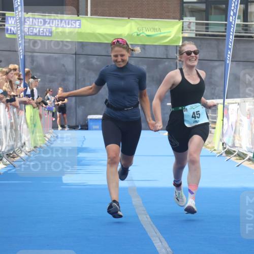 11.08.2024 - GEWOBA Citytriathlon Bremen Lena Gebhardt http://msf.ph/oto/6787673 11.08.2024 11:17:25 Ziel 45 meine-sportfotos.de