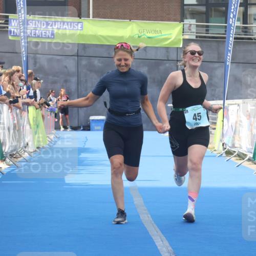 11.08.2024 - GEWOBA Citytriathlon Bremen Lena Gebhardt http://msf.ph/oto/6787674 11.08.2024 11:17:25 Ziel 45 meine-sportfotos.de