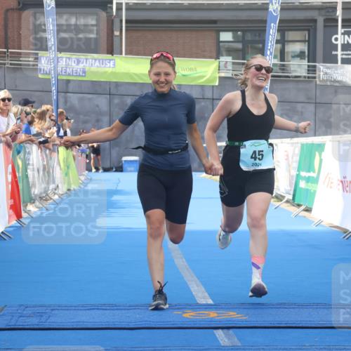 11.08.2024 - GEWOBA Citytriathlon Bremen Lena Gebhardt http://msf.ph/oto/6787679 11.08.2024 11:17:25 Ziel 45 meine-sportfotos.de