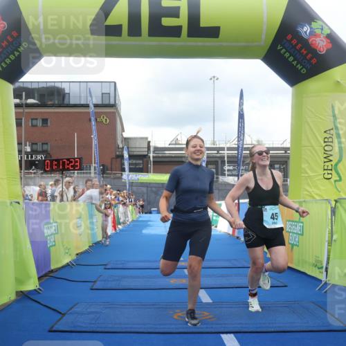 11.08.2024 - GEWOBA Citytriathlon Bremen Lena Gebhardt http://msf.ph/oto/6787693 11.08.2024 11:17:27 Ziel 45 meine-sportfotos.de