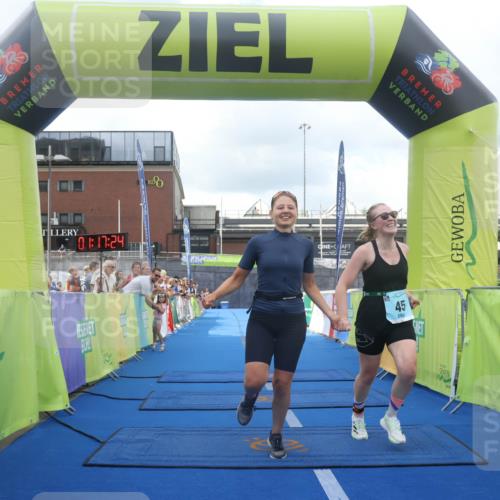 11.08.2024 - GEWOBA Citytriathlon Bremen Lena Gebhardt http://msf.ph/oto/6787695 11.08.2024 11:17:27 Ziel 45 meine-sportfotos.de