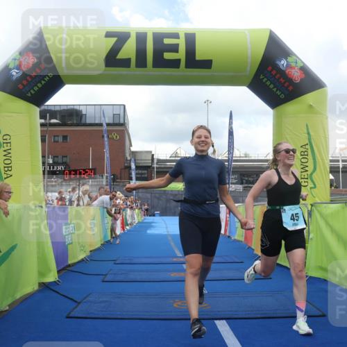 11.08.2024 - GEWOBA Citytriathlon Bremen Lena Gebhardt http://msf.ph/oto/6787696 11.08.2024 11:17:27 Ziel 45 meine-sportfotos.de
