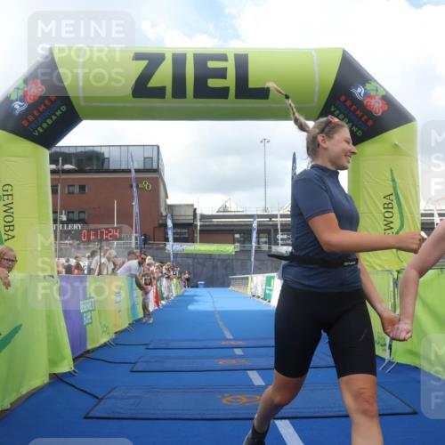 11.08.2024 - GEWOBA Citytriathlon Bremen Lena Gebhardt http://msf.ph/oto/6787703 11.08.2024 11:17:27 Ziel 45 meine-sportfotos.de
