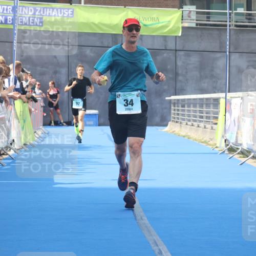 11.08.2024 - GEWOBA Citytriathlon Bremen Lena Gebhardt http://msf.ph/oto/6787719 11.08.2024 11:17:53 Ziel 34, 97 meine-sportfotos.de