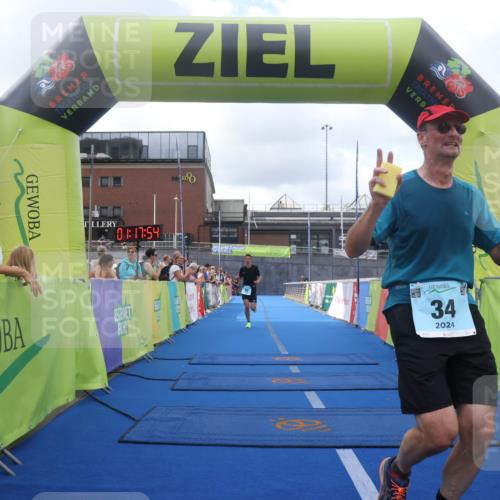 11.08.2024 - GEWOBA Citytriathlon Bremen Lena Gebhardt http://msf.ph/oto/6787740 11.08.2024 11:17:57 Ziel 34, 97 meine-sportfotos.de