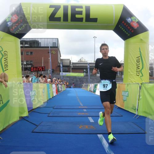 11.08.2024 - GEWOBA Citytriathlon Bremen Lena Gebhardt http://msf.ph/oto/6787756 11.08.2024 11:18:00 Ziel 34, 97, 99 meine-sportfotos.de