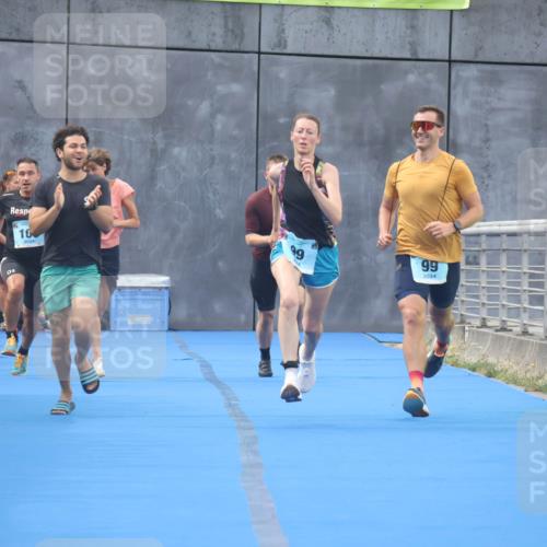 11.08.2024 - GEWOBA Citytriathlon Bremen Lena Gebhardt http://msf.ph/oto/6787762 11.08.2024 11:18:06 Ziel 97, 99, 104 meine-sportfotos.de