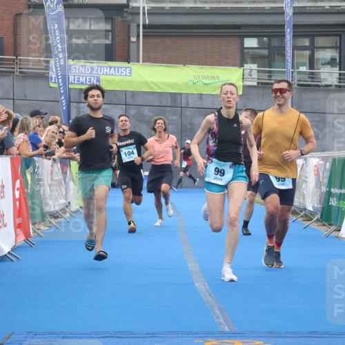 11.08.2024 - GEWOBA Citytriathlon Bremen Lena Gebhardt http://msf.ph/oto/6787784 11.08.2024 11:18:09 Ziel 35, 99, 104 meine-sportfotos.de