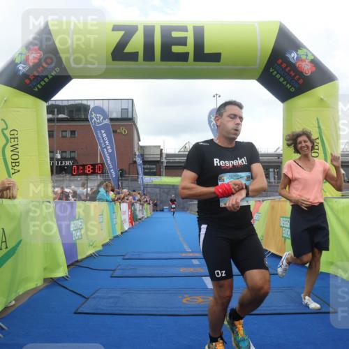11.08.2024 - GEWOBA Citytriathlon Bremen Lena Gebhardt http://msf.ph/oto/6787828 11.08.2024 11:18:13 Ziel 35, 99, 104 meine-sportfotos.de