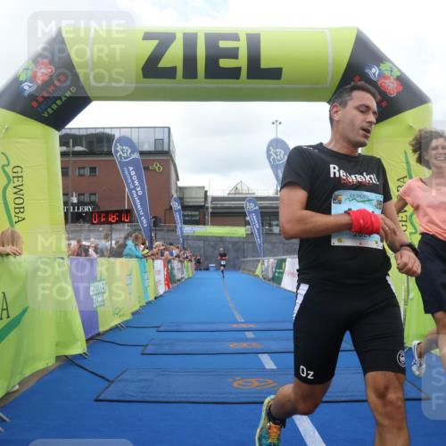 11.08.2024 - GEWOBA Citytriathlon Bremen Lena Gebhardt http://msf.ph/oto/6787830 11.08.2024 11:18:13 Ziel 35, 99, 104 meine-sportfotos.de