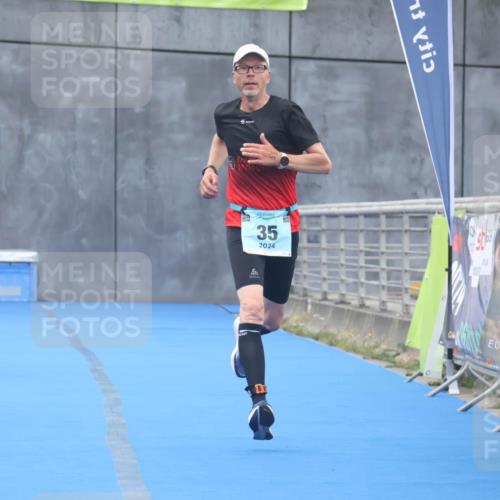 11.08.2024 - GEWOBA Citytriathlon Bremen Lena Gebhardt http://msf.ph/oto/6787831 11.08.2024 11:18:16 Ziel 35, 99, 104 meine-sportfotos.de