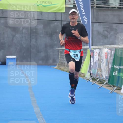 11.08.2024 - GEWOBA Citytriathlon Bremen Lena Gebhardt http://msf.ph/oto/6787839 11.08.2024 11:18:17 Ziel 35, 99, 104 meine-sportfotos.de
