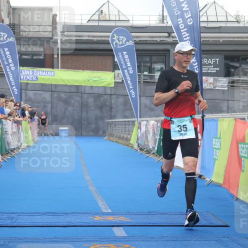 11.08.2024 - GEWOBA Citytriathlon Bremen Lena Gebhardt http://msf.ph/oto/6787849 11.08.2024 11:18:19 Ziel 35, 104 meine-sportfotos.de