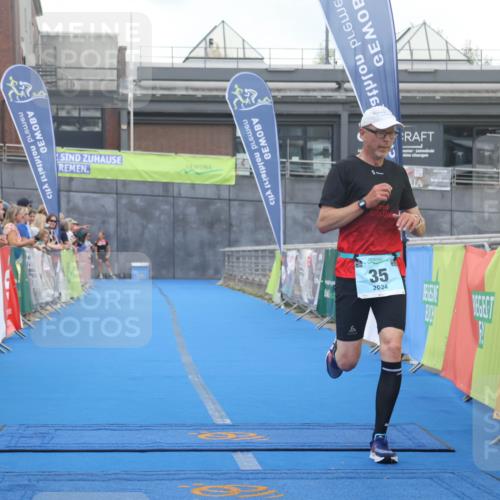 11.08.2024 - GEWOBA Citytriathlon Bremen Lena Gebhardt http://msf.ph/oto/6787851 11.08.2024 11:18:19 Ziel 35, 104 meine-sportfotos.de