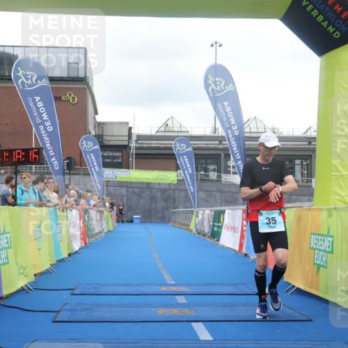 11.08.2024 - GEWOBA Citytriathlon Bremen Lena Gebhardt http://msf.ph/oto/6787857 11.08.2024 11:18:19 Ziel 35, 104 meine-sportfotos.de