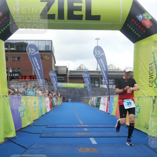 11.08.2024 - GEWOBA Citytriathlon Bremen Lena Gebhardt http://msf.ph/oto/6787862 11.08.2024 11:18:20 Ziel 35 meine-sportfotos.de