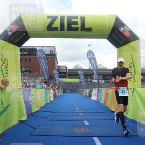 11.08.2024 - GEWOBA Citytriathlon Bremen Lena Gebhardt http://msf.ph/oto/6787863 11.08.2024 11:18:20 Ziel 35 meine-sportfotos.de