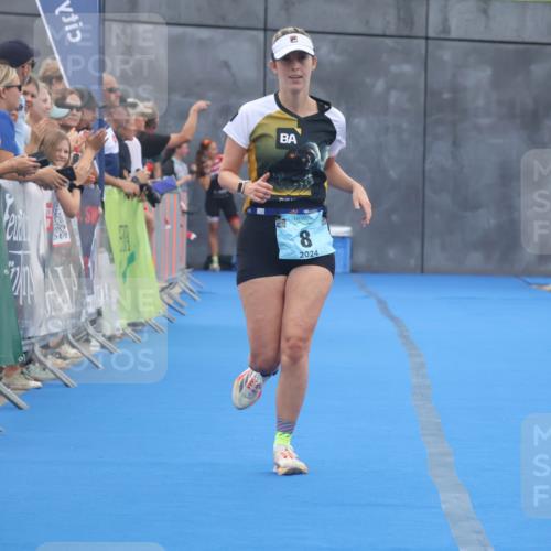 11.08.2024 - GEWOBA Citytriathlon Bremen Lena Gebhardt http://msf.ph/oto/6787872 11.08.2024 11:18:39 Ziel 8 meine-sportfotos.de