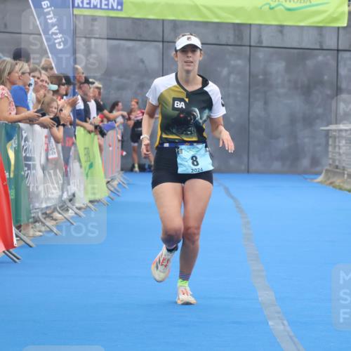 11.08.2024 - GEWOBA Citytriathlon Bremen Lena Gebhardt http://msf.ph/oto/6787873 11.08.2024 11:18:39 Ziel 8 meine-sportfotos.de