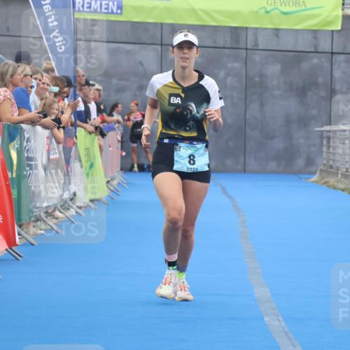 11.08.2024 - GEWOBA Citytriathlon Bremen Lena Gebhardt http://msf.ph/oto/6787875 11.08.2024 11:18:39 Ziel 8 meine-sportfotos.de