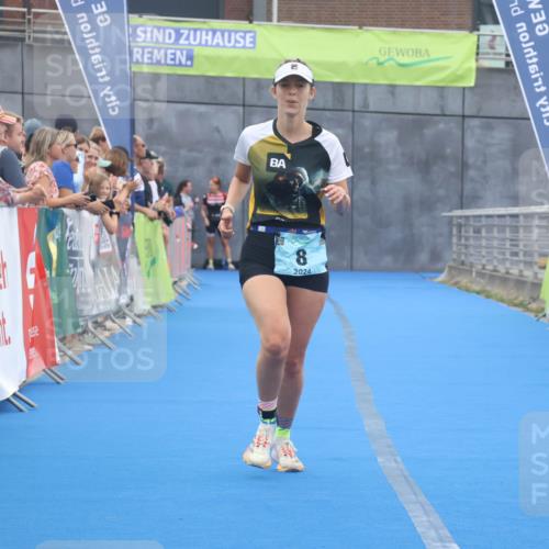 11.08.2024 - GEWOBA Citytriathlon Bremen Lena Gebhardt http://msf.ph/oto/6787876 11.08.2024 11:18:40 Ziel 8 meine-sportfotos.de
