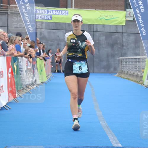 11.08.2024 - GEWOBA Citytriathlon Bremen Lena Gebhardt http://msf.ph/oto/6787879 11.08.2024 11:18:40 Ziel 8 meine-sportfotos.de