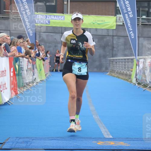 11.08.2024 - GEWOBA Citytriathlon Bremen Lena Gebhardt http://msf.ph/oto/6787881 11.08.2024 11:18:41 Ziel 8 meine-sportfotos.de