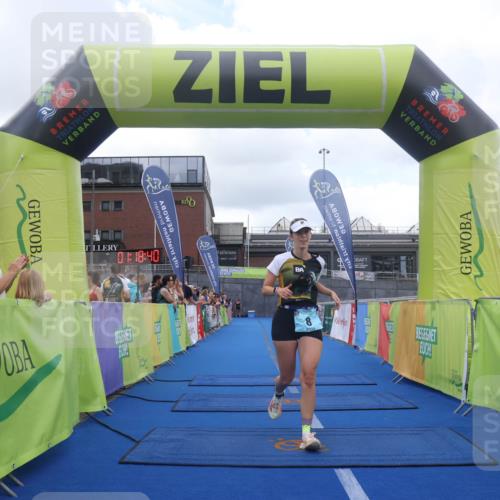 11.08.2024 - GEWOBA Citytriathlon Bremen Lena Gebhardt http://msf.ph/oto/6787887 11.08.2024 11:18:43 Ziel 8 meine-sportfotos.de