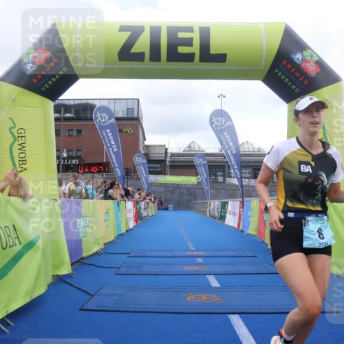 11.08.2024 - GEWOBA Citytriathlon Bremen Lena Gebhardt http://msf.ph/oto/6787892 11.08.2024 11:18:44 Ziel 8 meine-sportfotos.de