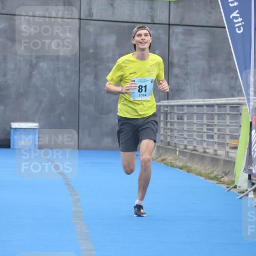 11.08.2024 - GEWOBA Citytriathlon Bremen Lena Gebhardt http://msf.ph/oto/6787898 11.08.2024 11:19:06 Ziel 81 meine-sportfotos.de