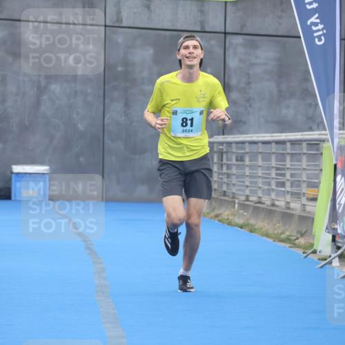 11.08.2024 - GEWOBA Citytriathlon Bremen Lena Gebhardt http://msf.ph/oto/6787900 11.08.2024 11:19:06 Ziel 81 meine-sportfotos.de