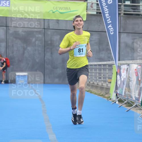 11.08.2024 - GEWOBA Citytriathlon Bremen Lena Gebhardt http://msf.ph/oto/6787909 11.08.2024 11:19:07 Ziel 81 meine-sportfotos.de