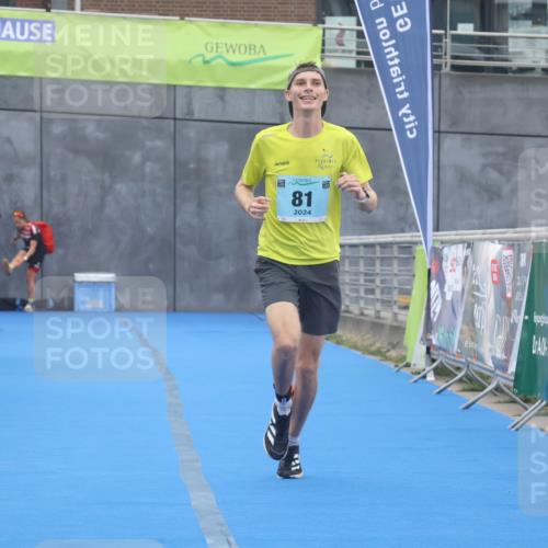 11.08.2024 - GEWOBA Citytriathlon Bremen Lena Gebhardt http://msf.ph/oto/6787911 11.08.2024 11:19:07 Ziel 81 meine-sportfotos.de