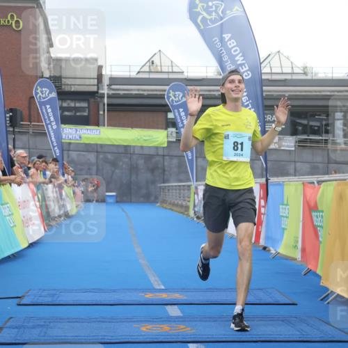 11.08.2024 - GEWOBA Citytriathlon Bremen Lena Gebhardt http://msf.ph/oto/6787928 11.08.2024 11:19:09 Ziel 81 meine-sportfotos.de